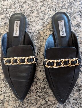 Steve Madden Black Pointed Leather Chain-Trim Mules